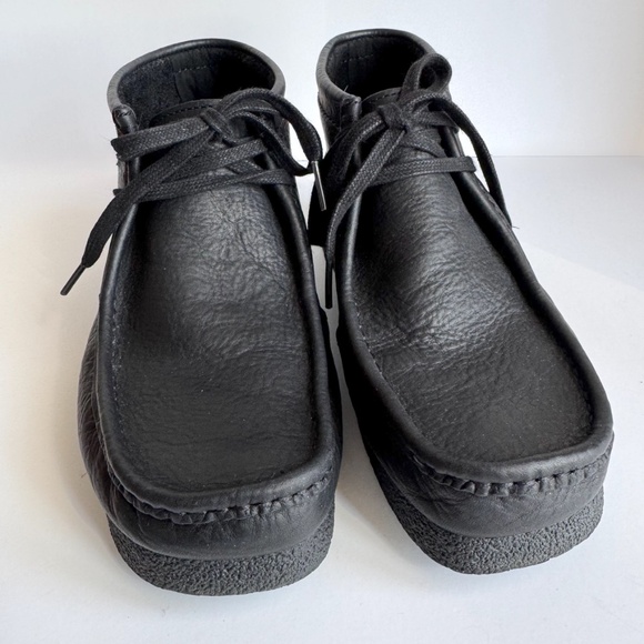 Clarks Wallabee EVO Chukka Boot in Black Leather Mens Size 8 main image 5